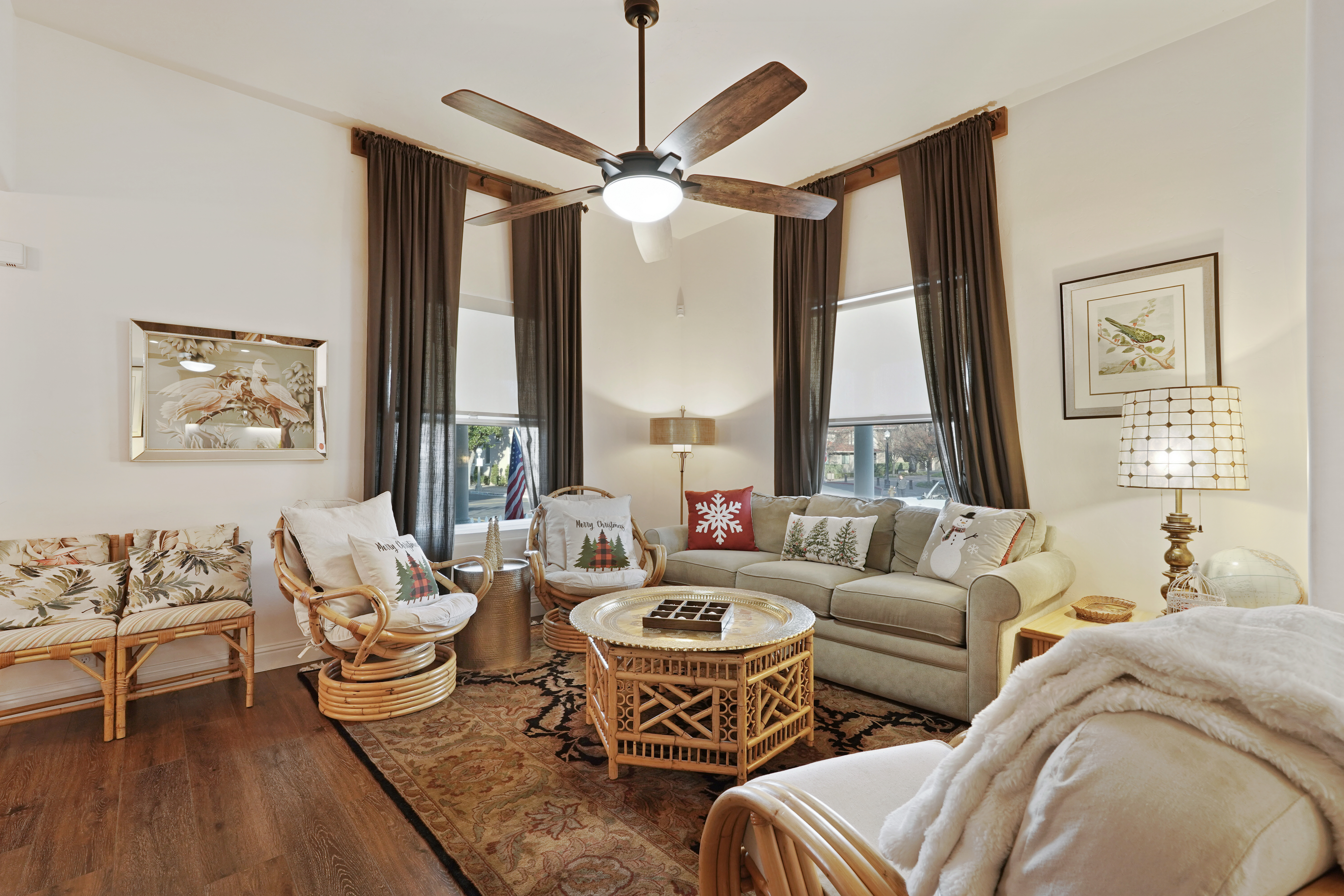 Spacious living room in Lodi wine country rental